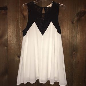 Francesca’s Black and white lace tank top